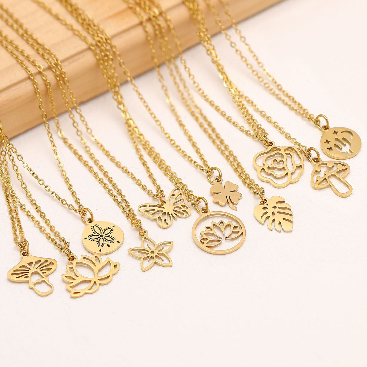 Women's Steel Simple Butterfly Clover Lucky Lotus Mushroom Clavicle Chain Color Necklace