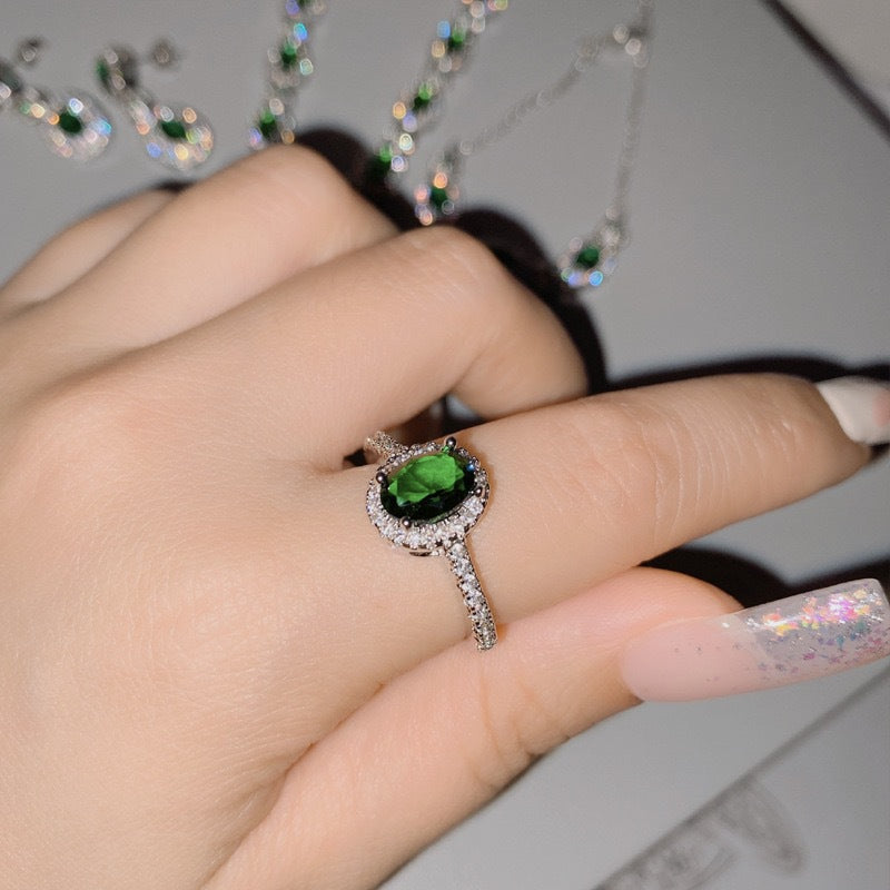 Women's Retro Fashion Suit Emerald Full Diamond Simple High Necklaces