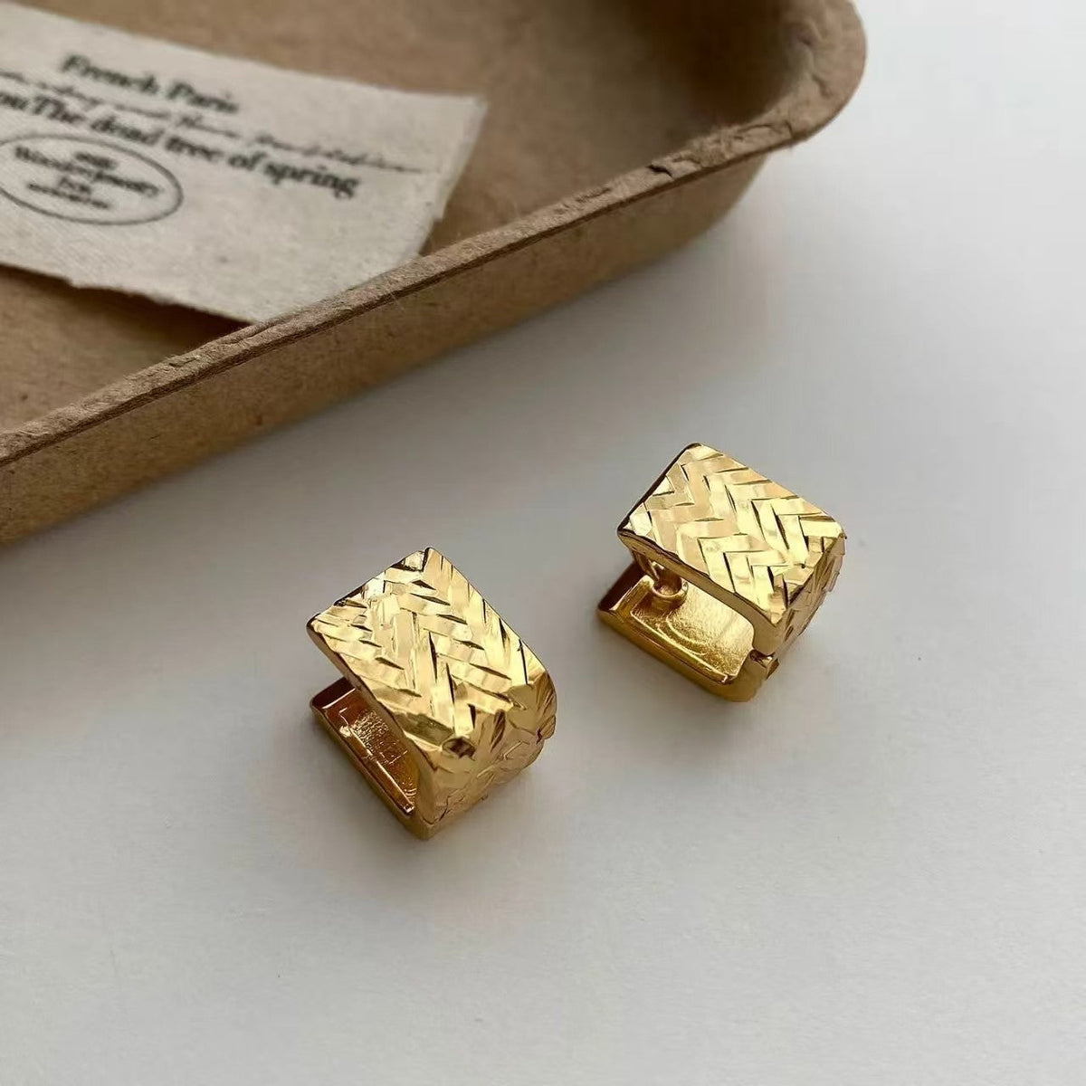 Retro Diamond Woven Geometric Square Ear Clip Earrings