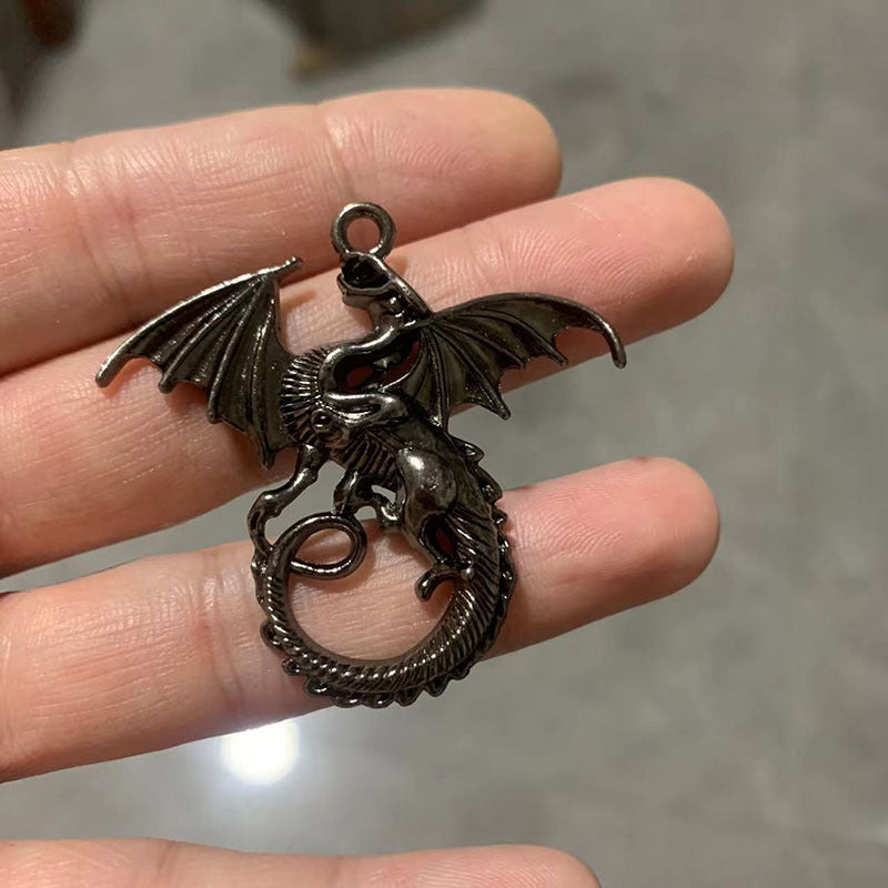 Graceful Retro Zinc Alloy Personalized Dragon Pendant