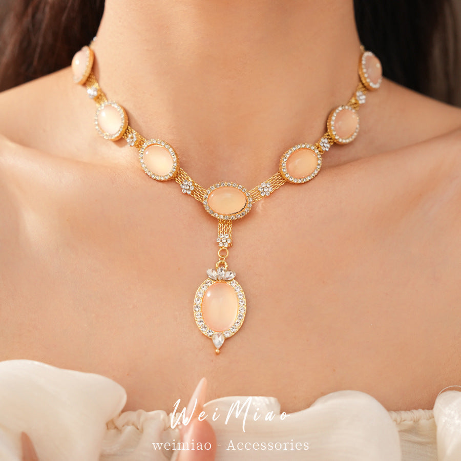 Diamond Resin Oval Light Luxury Minority Clavicle Chain Refined Necklaces