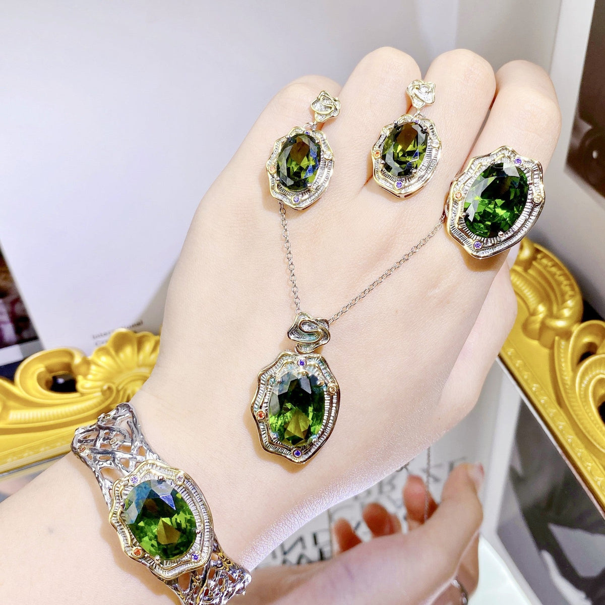 Women's Palace Style High Sense Elegance Retro Jewelry Set