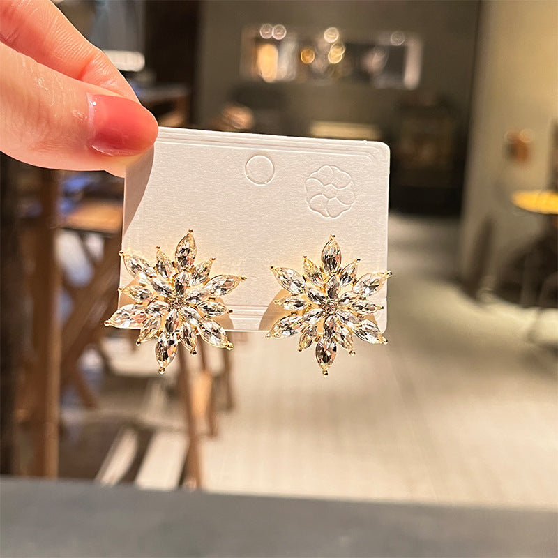 Women's Sier Needle Versatile Style High-grade Crystal Flower Trendy Full Diamond Earrings