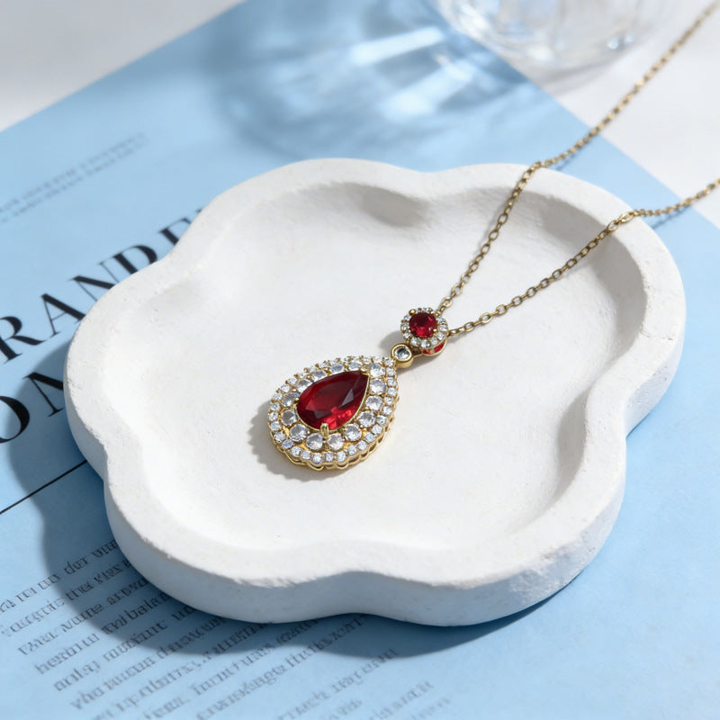 Ruby Light Luxury Advanced Titanium Steel Clavicle Pendant