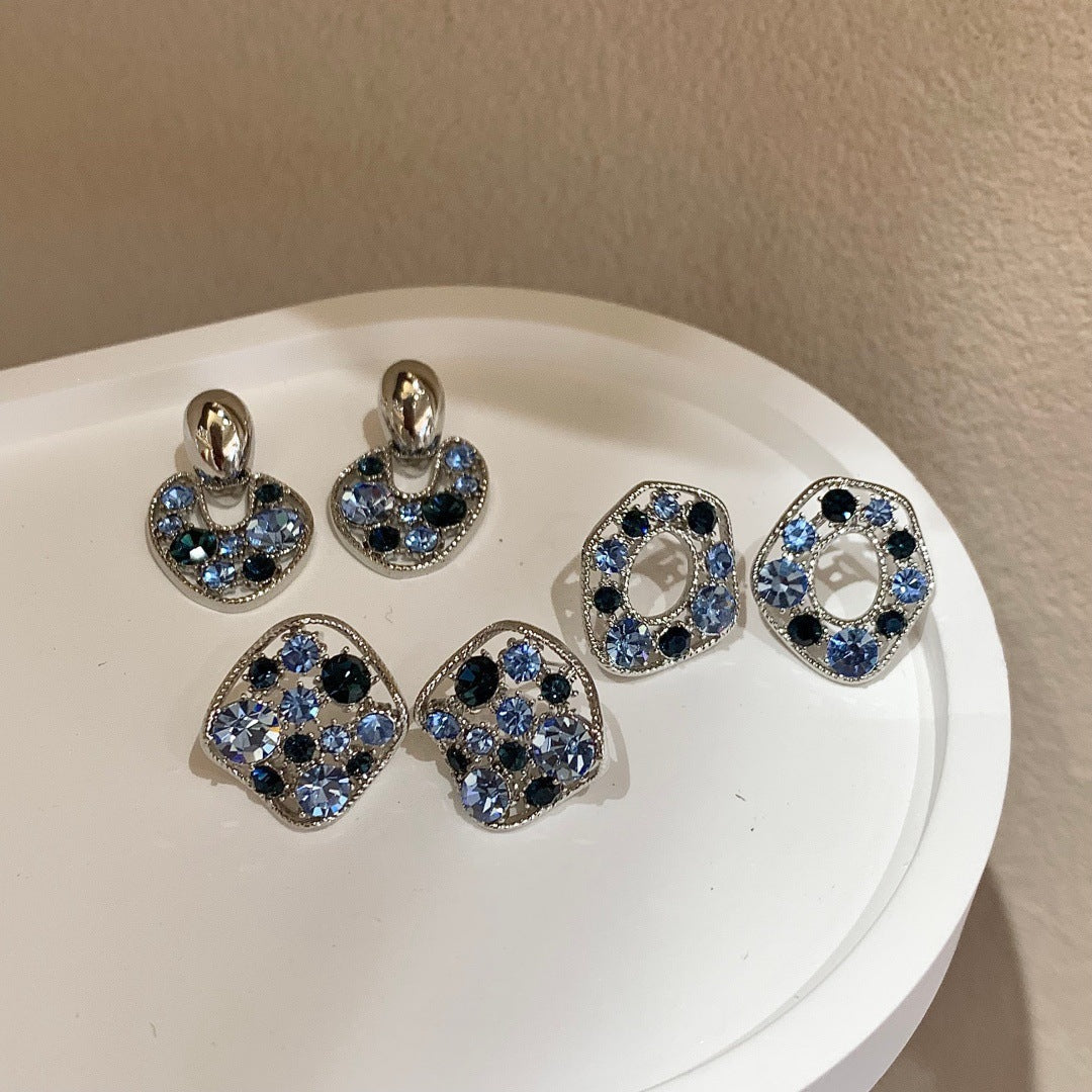Style Exquisite Flashing Blue Diamond Female Geometric Heart Shape Oval Earrings