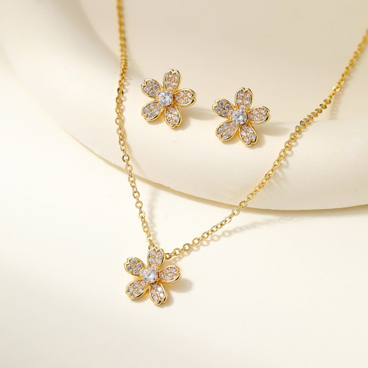Women's Clover Diamond In The Debris Butterfly Necklaces