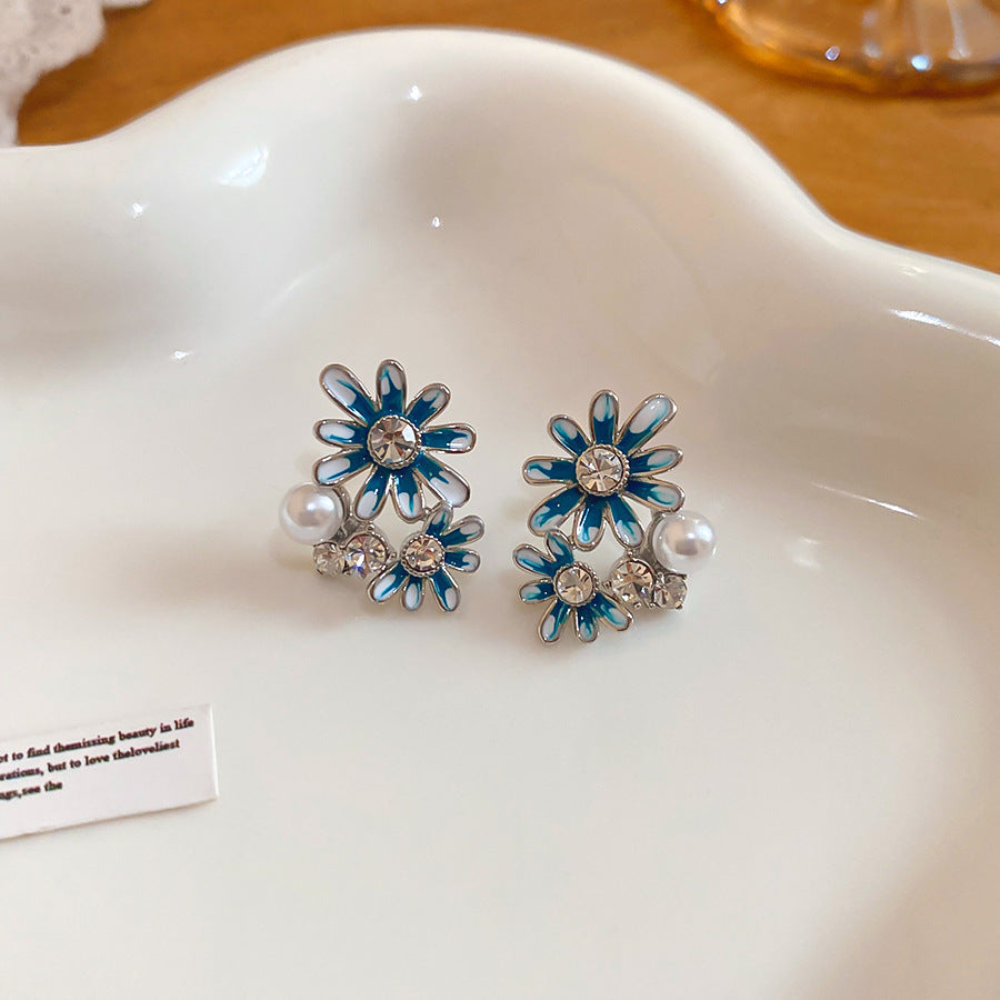Jardin Monet Blue Glaze Flowers Pipa Pearl Chinese Retro Light Stud Earrings