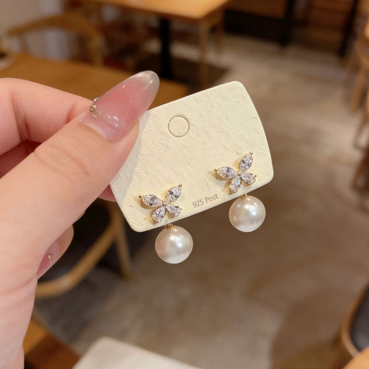 Butterfly Pearl Female Fashion Niche High Earrings