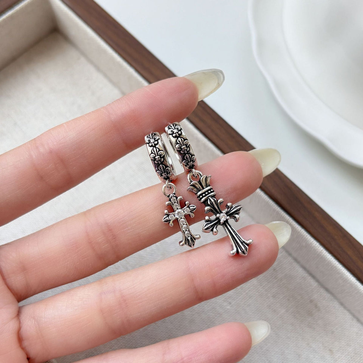 Women's Style Retro Cross Fine Fashion Hip Hop Earrings