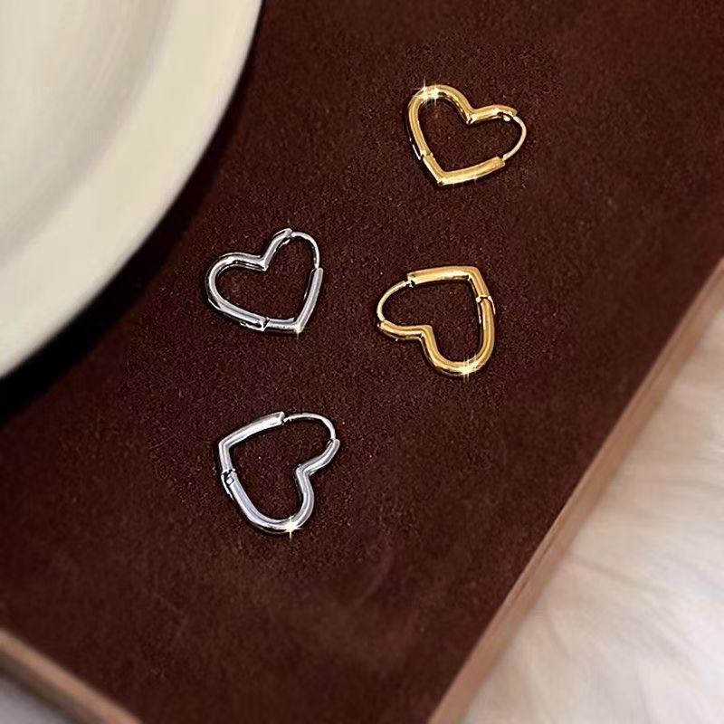 Women's Style Fresh Simple Ear Clip Wave Light Luxury Minority Stud Earrings