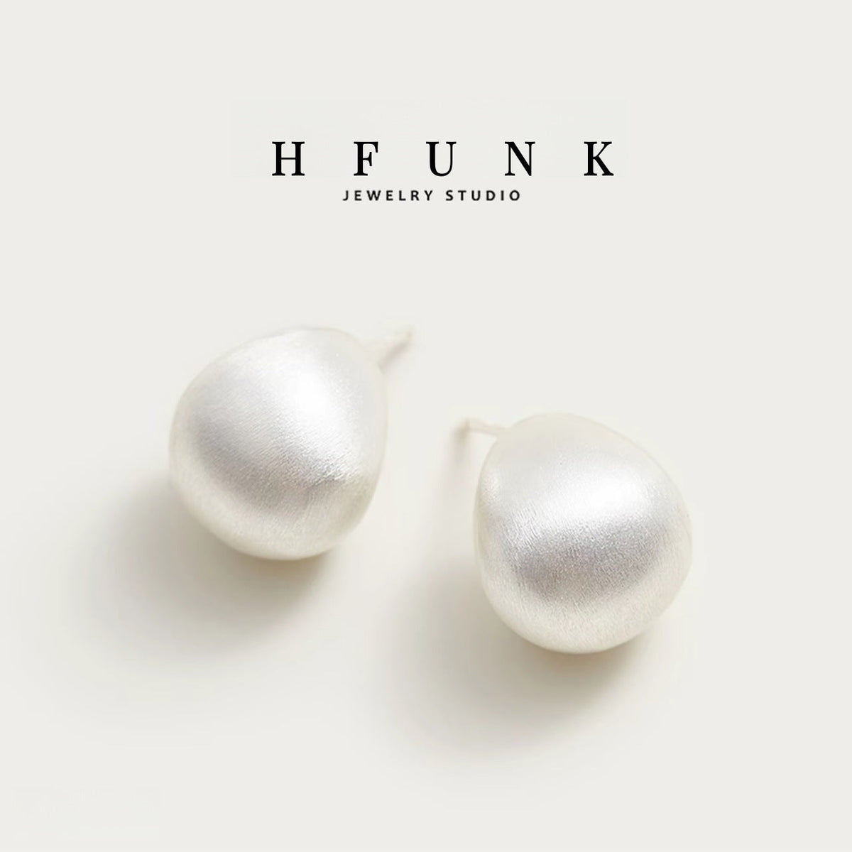 Women's High Sense Oval Ball Brushed Metal Stud Earrings