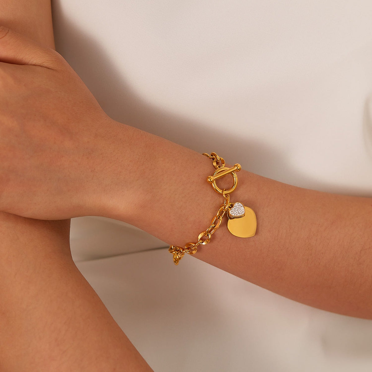 Simple Light Extravagant Love Heart Titanium Steel Female Bracelet