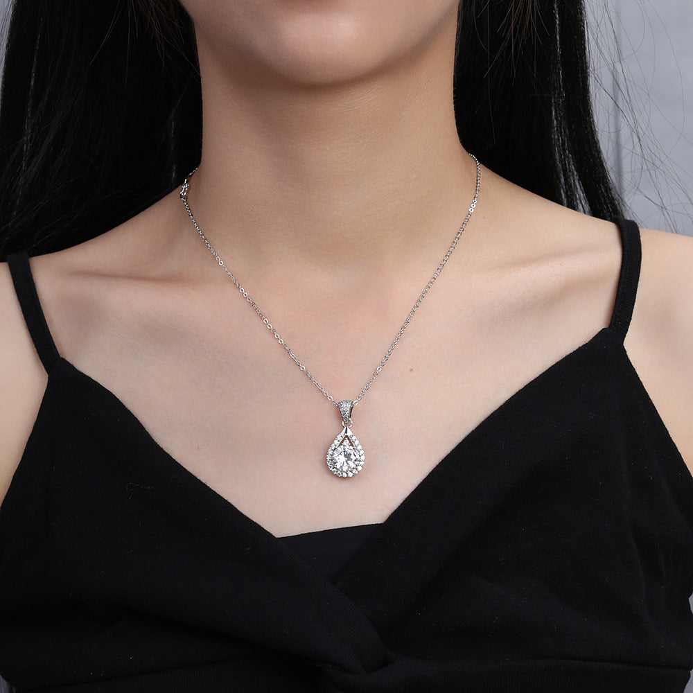 Super Flash Water Drop Pear-shaped Artificial Diamond Grade High Carbon Necklaces