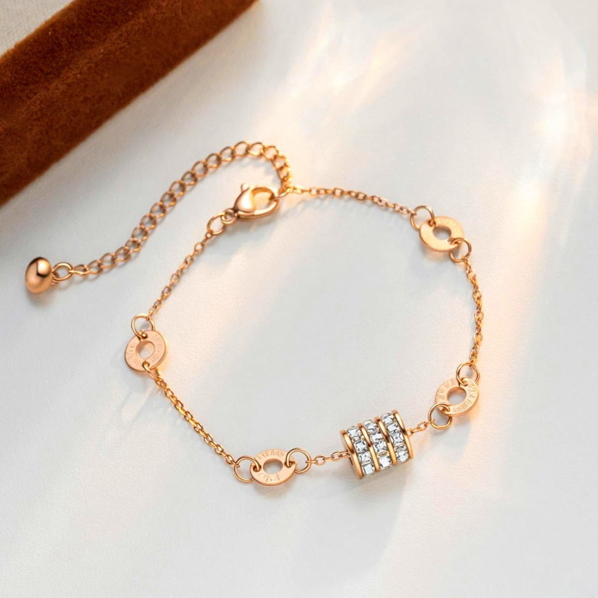 Small Waist Titanium Steel Female Special Interest Light Luxury High-grade Bracelets