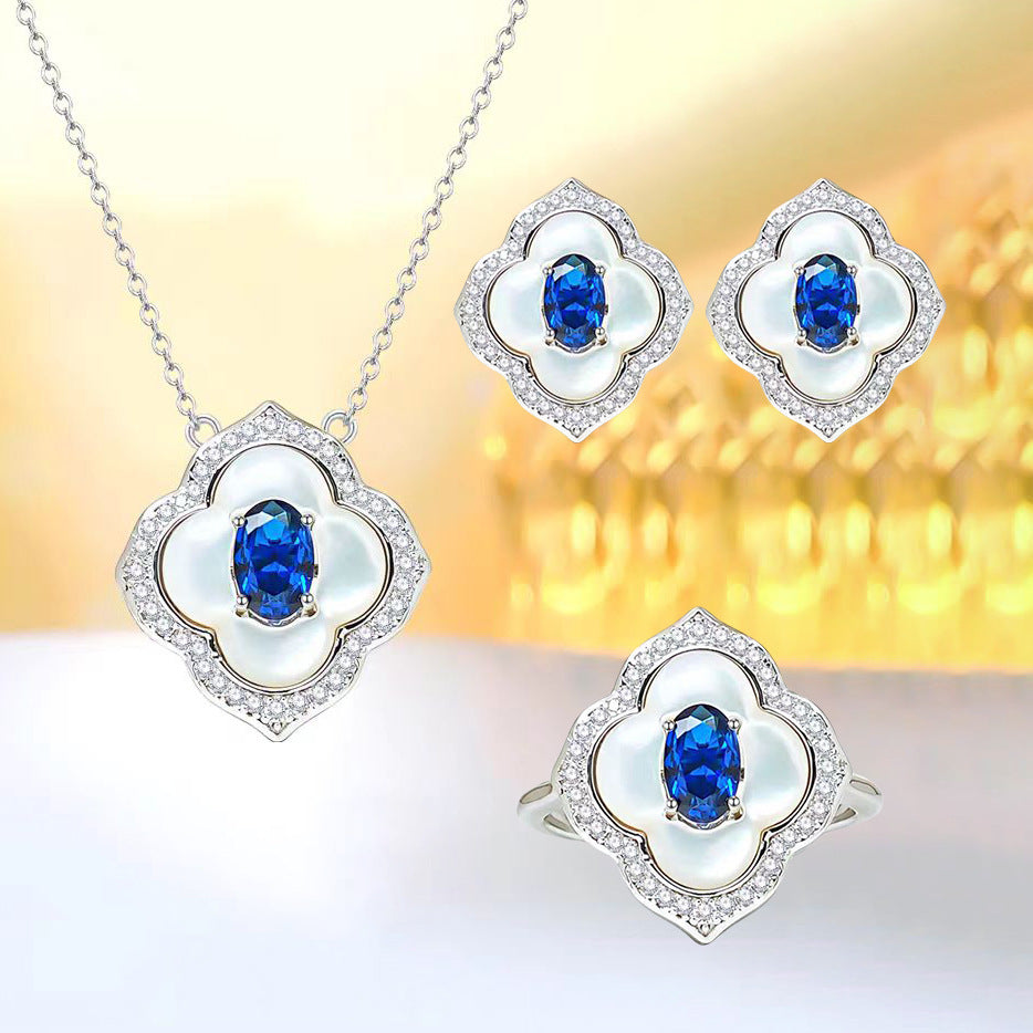 Affordable Fresh Four-leaf Clover Fritillary Rhinestone Blue Spinel Elegant Pendants