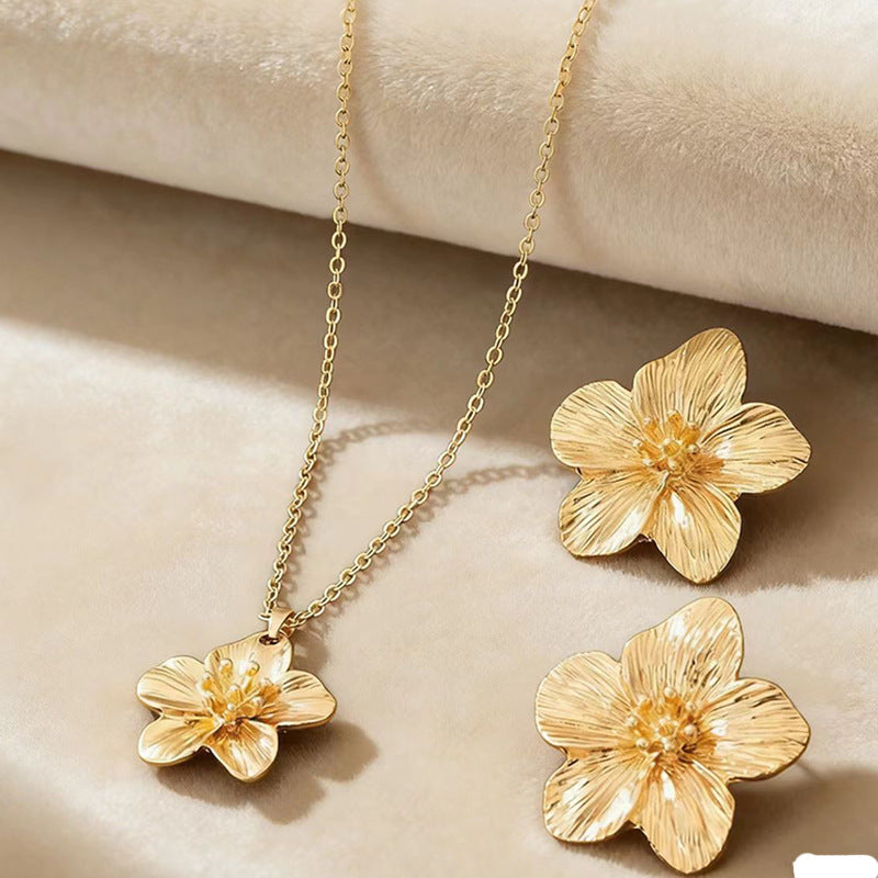 Light Luxury Golden Flower Suite Niche Earrings
