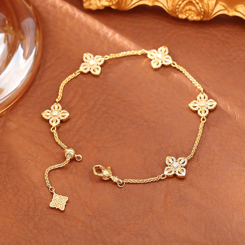 High-grade Shiny Zircon Clover Fashion Fresh Sweet Style Temperament Bracelet