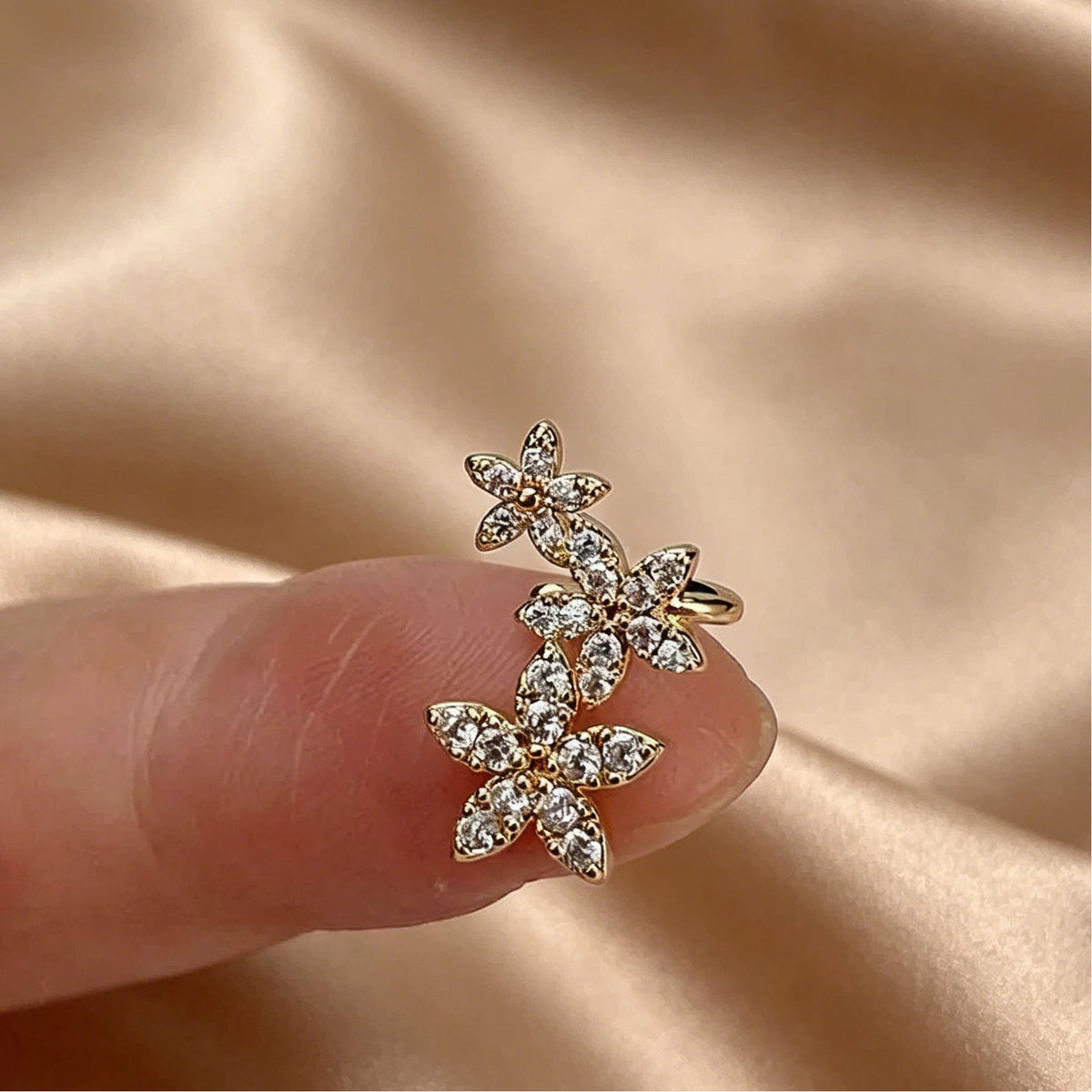 Flowers Affordable Luxury Fashion Design Diamond Ear Clip