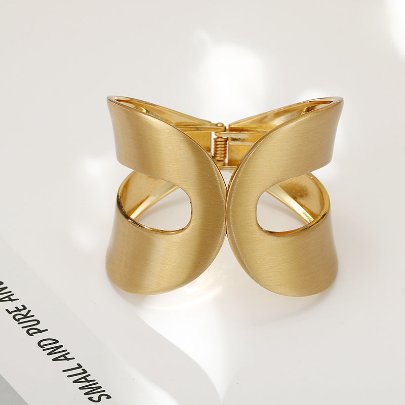 Large Glossy Hollow Zinc Alloy Female Personality Bracelets