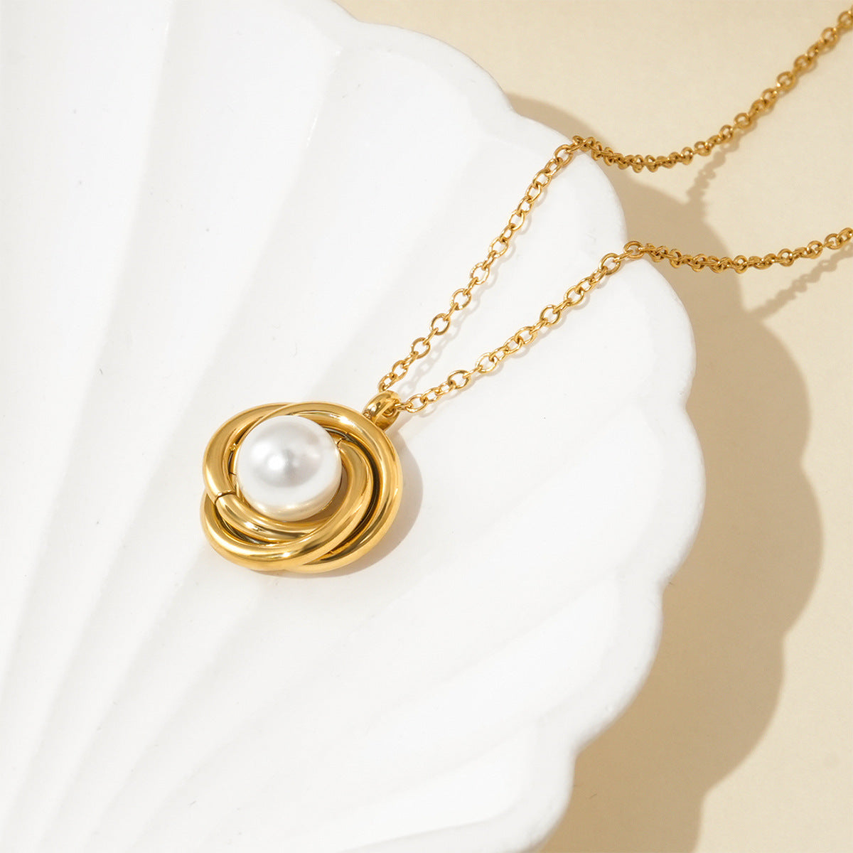 Women's Rose Flower Pearl Luxury Affordable Fashion High-grade Ring