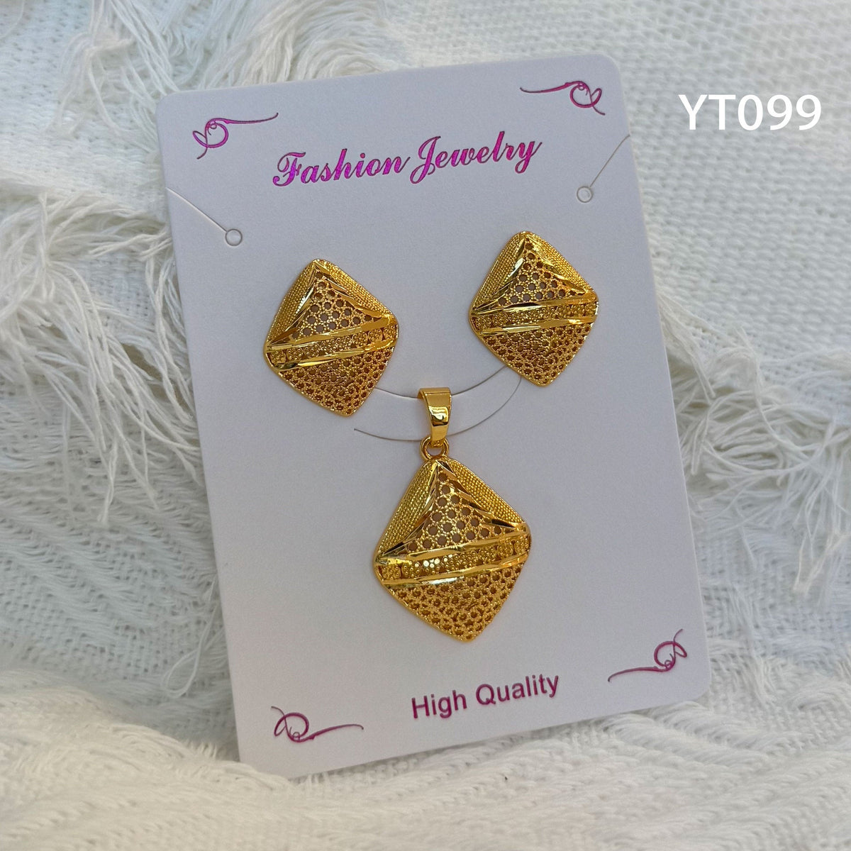 Niche Design Mild Luxury Retro Golden Versatile Jewelry Set