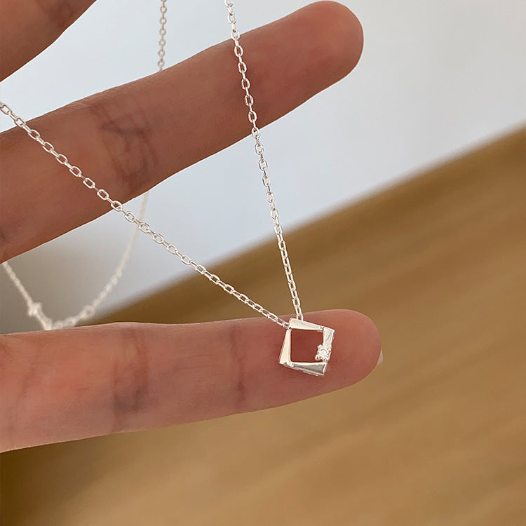Women's Simple Style High Sense Design Affordable Luxury Necklace