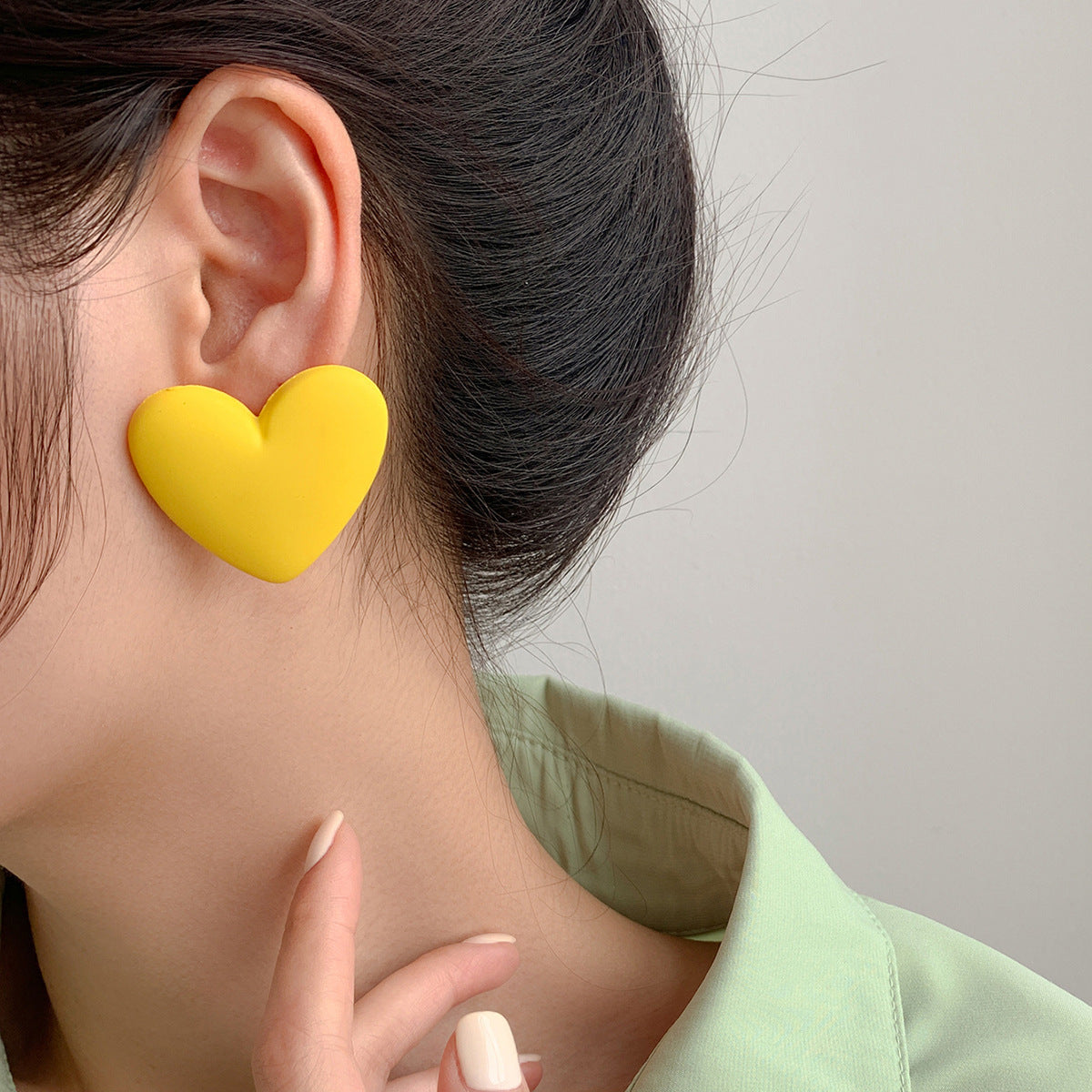 Fashionable Heart-shaped Sier Pin Colorful Peach Earrings