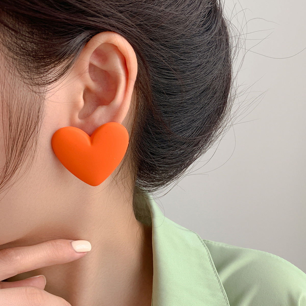 Fashionable Heart-shaped Sier Pin Colorful Peach Earrings