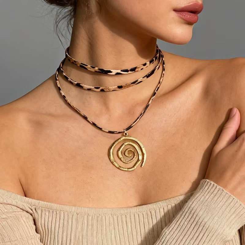 Style Vintage Brown Fashion Design Exaggerated Exquisite Necklace