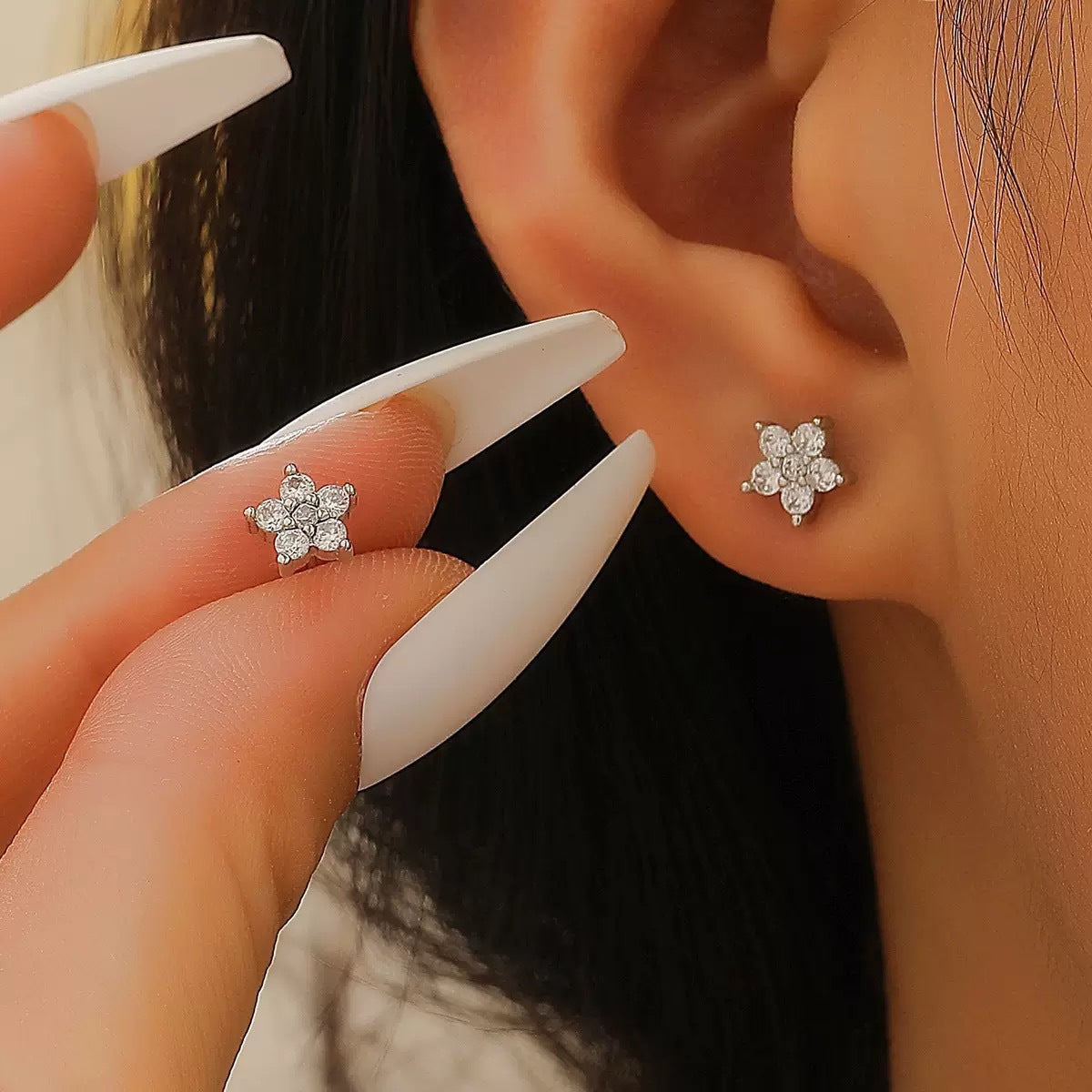 Light Luxury Flash Pentagram Niche High-grade Female Unique Stud Earrings