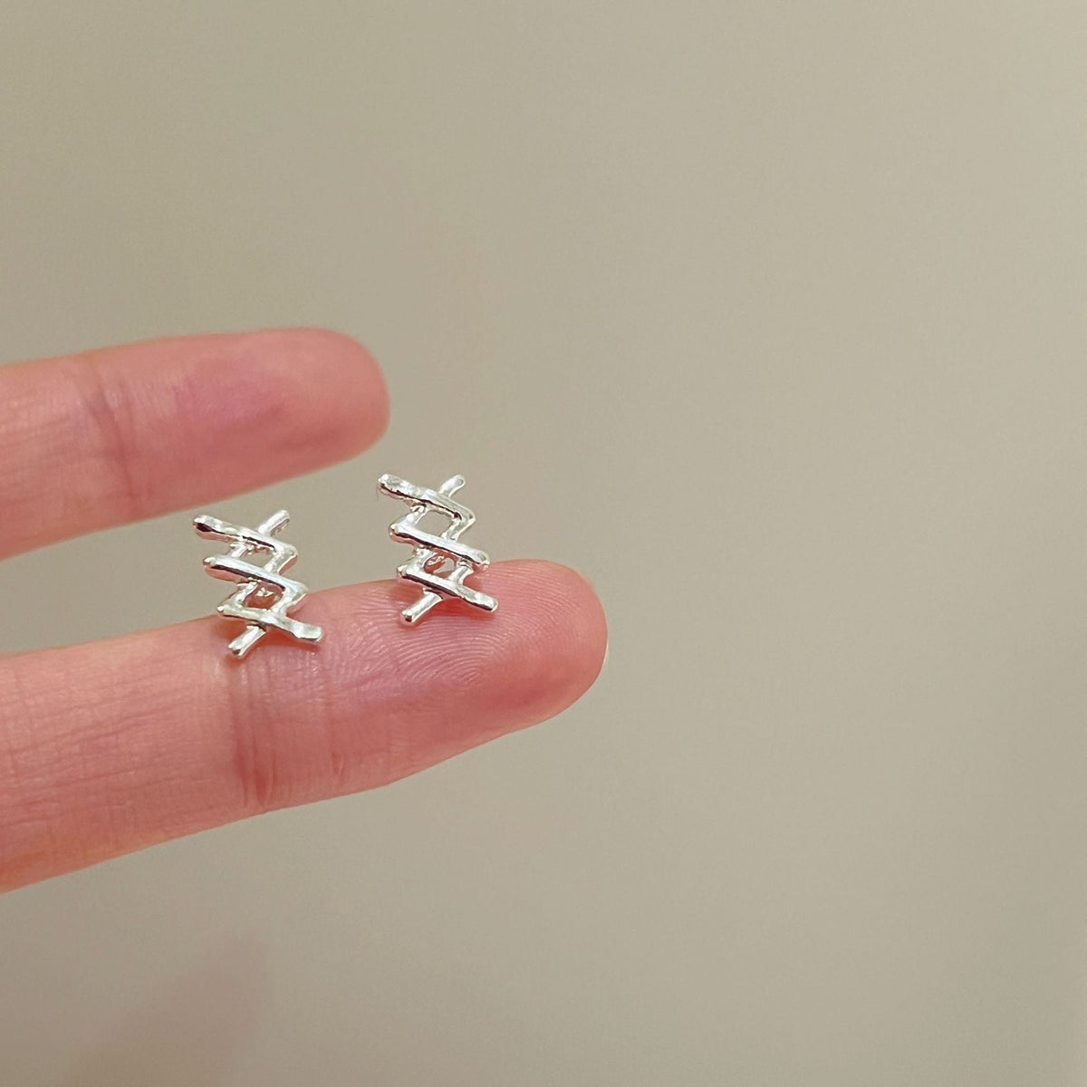 High-grade Bow Small Sier-plated Geometric Korean Earrings