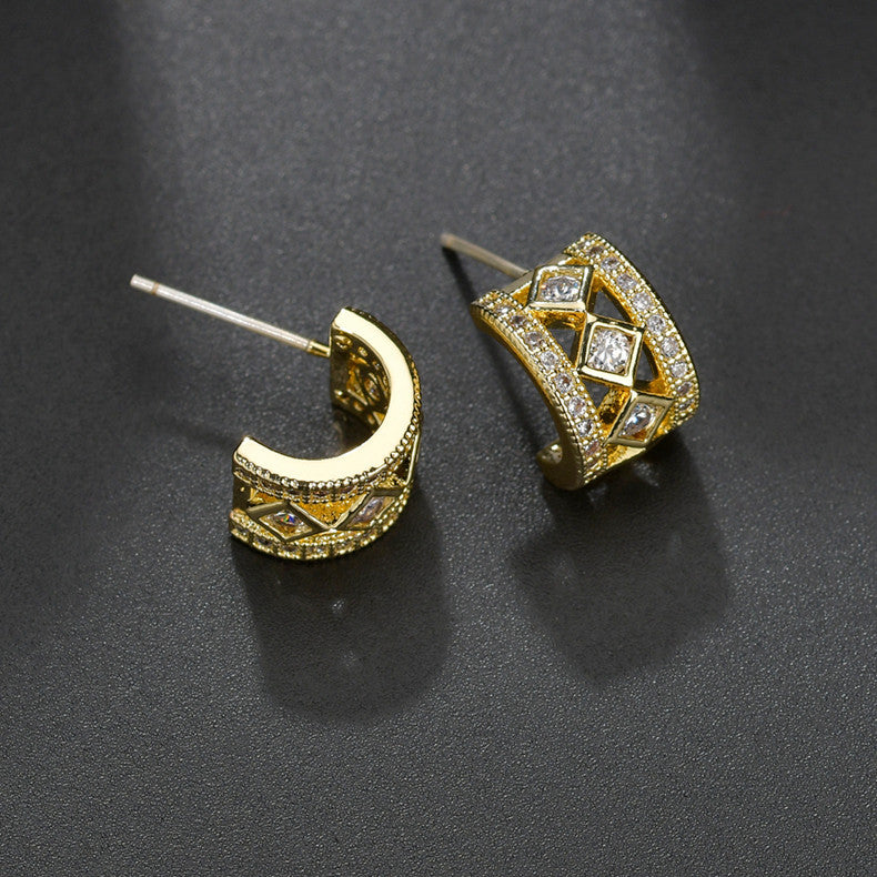 Commute Matching Lightly Mature Metal Circle Hollow Zircon Inlaid Stud Earrings