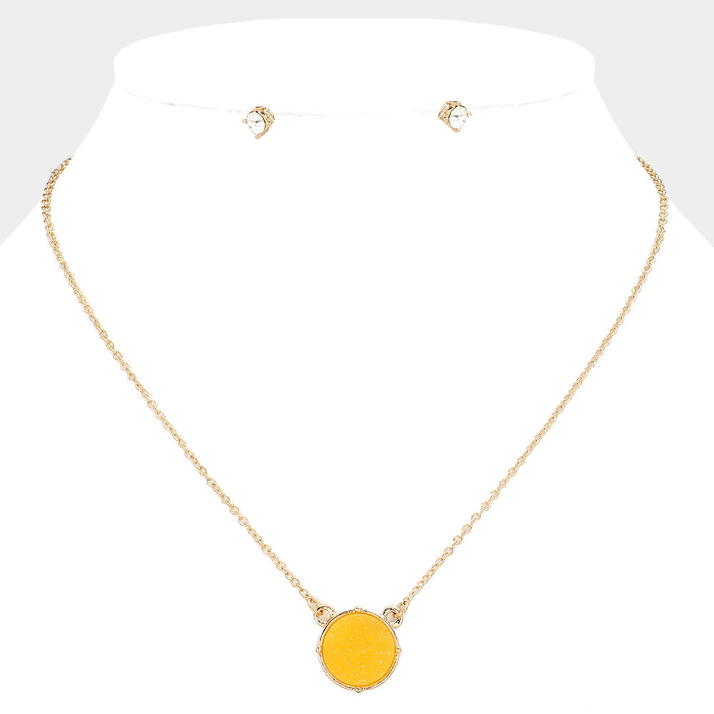 Druzy Stone Pendant Necklace