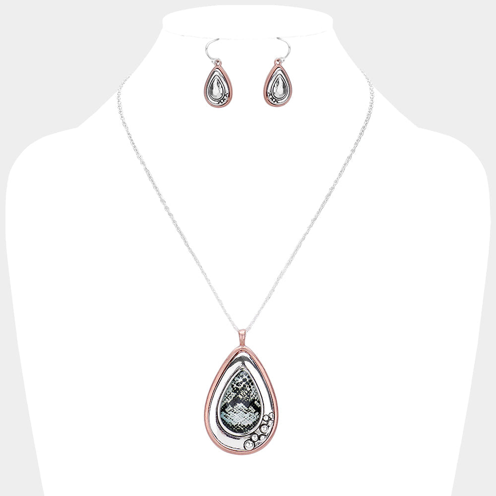 Snake Skin Print Centered Teardrop Metal Pendant Necklace