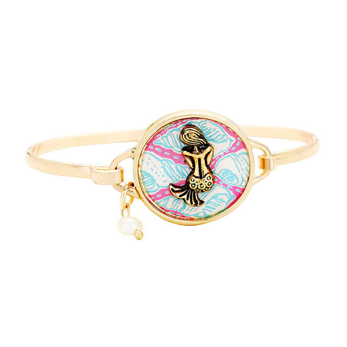 Patterned Mermaid Accented Pearl Charm Hook Bracelet