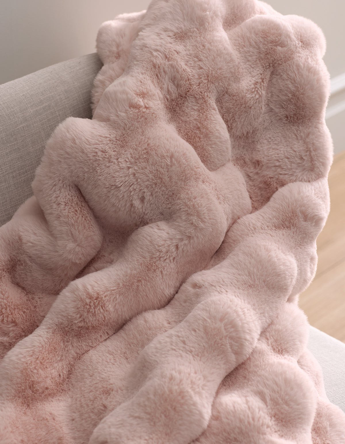 Bubble Cuddle Blanket by Cozy Earth at Shirley Shoppe