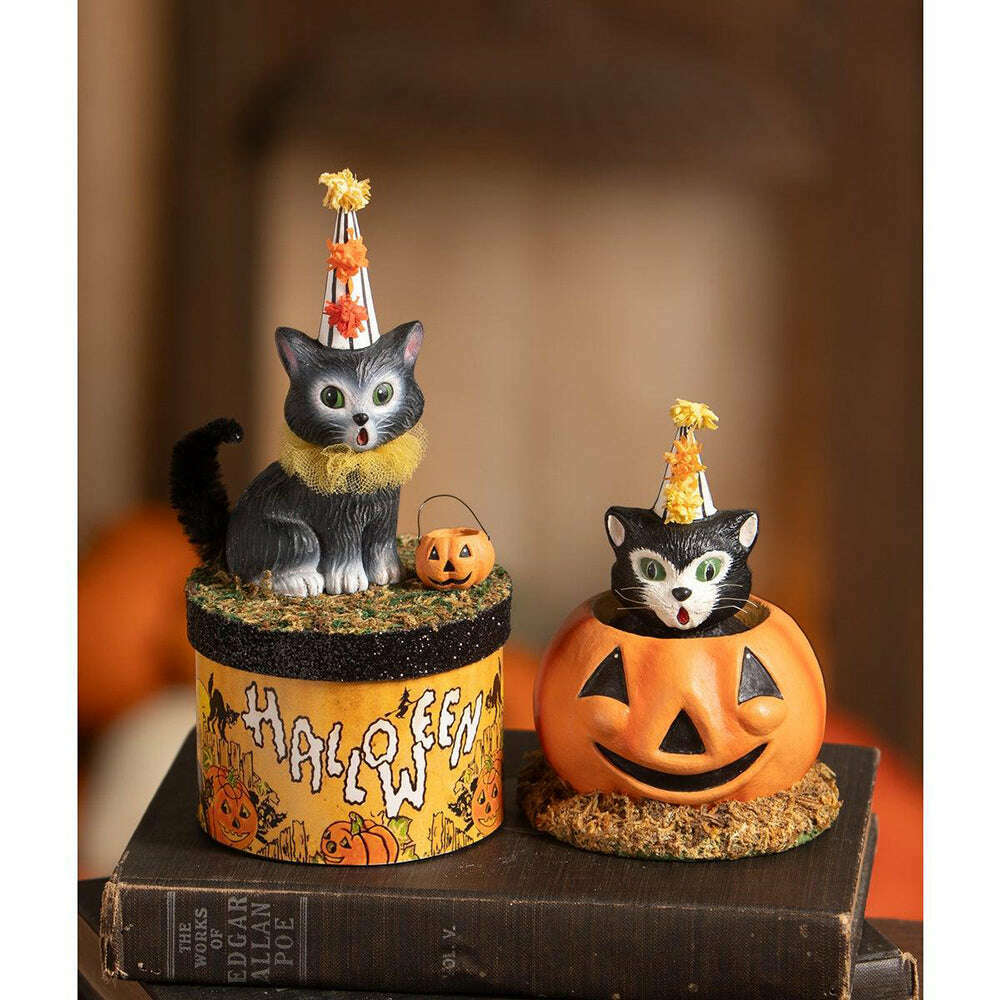 Cecil's Hang Out by Bethany Lowe Designs