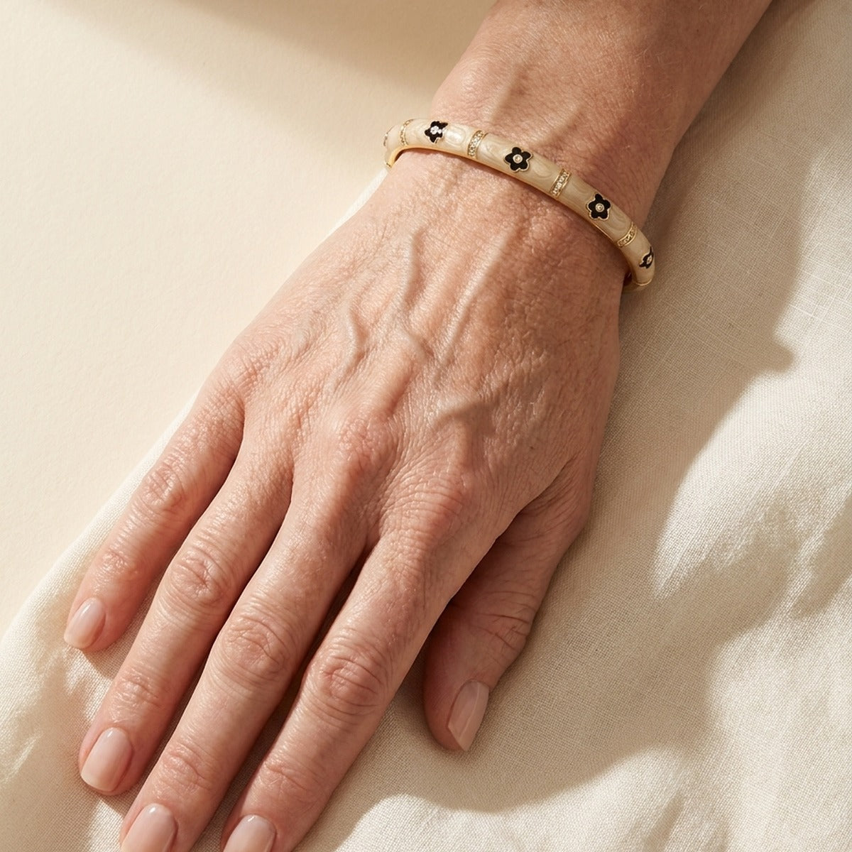 Daisy Love Stackable Bangle — Contrast Flower