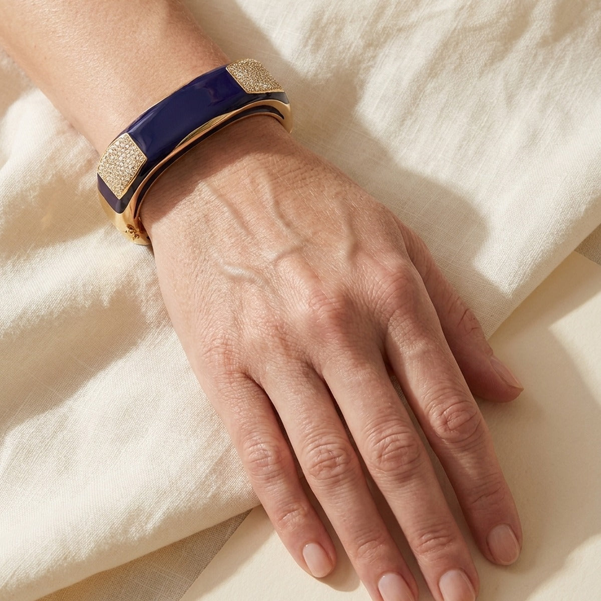 Curvy Swirls Bangle