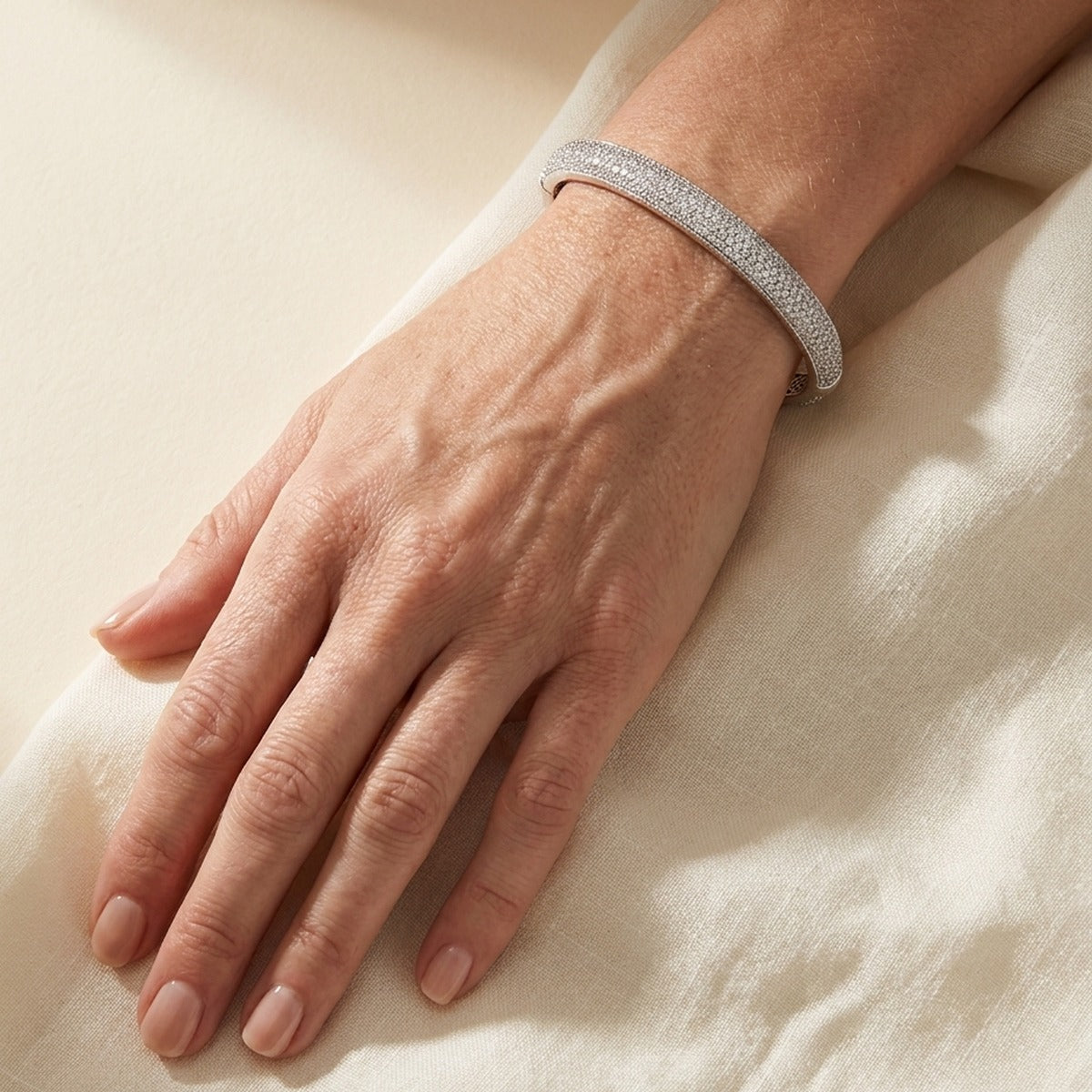 Glamour Pave .925 Bangle