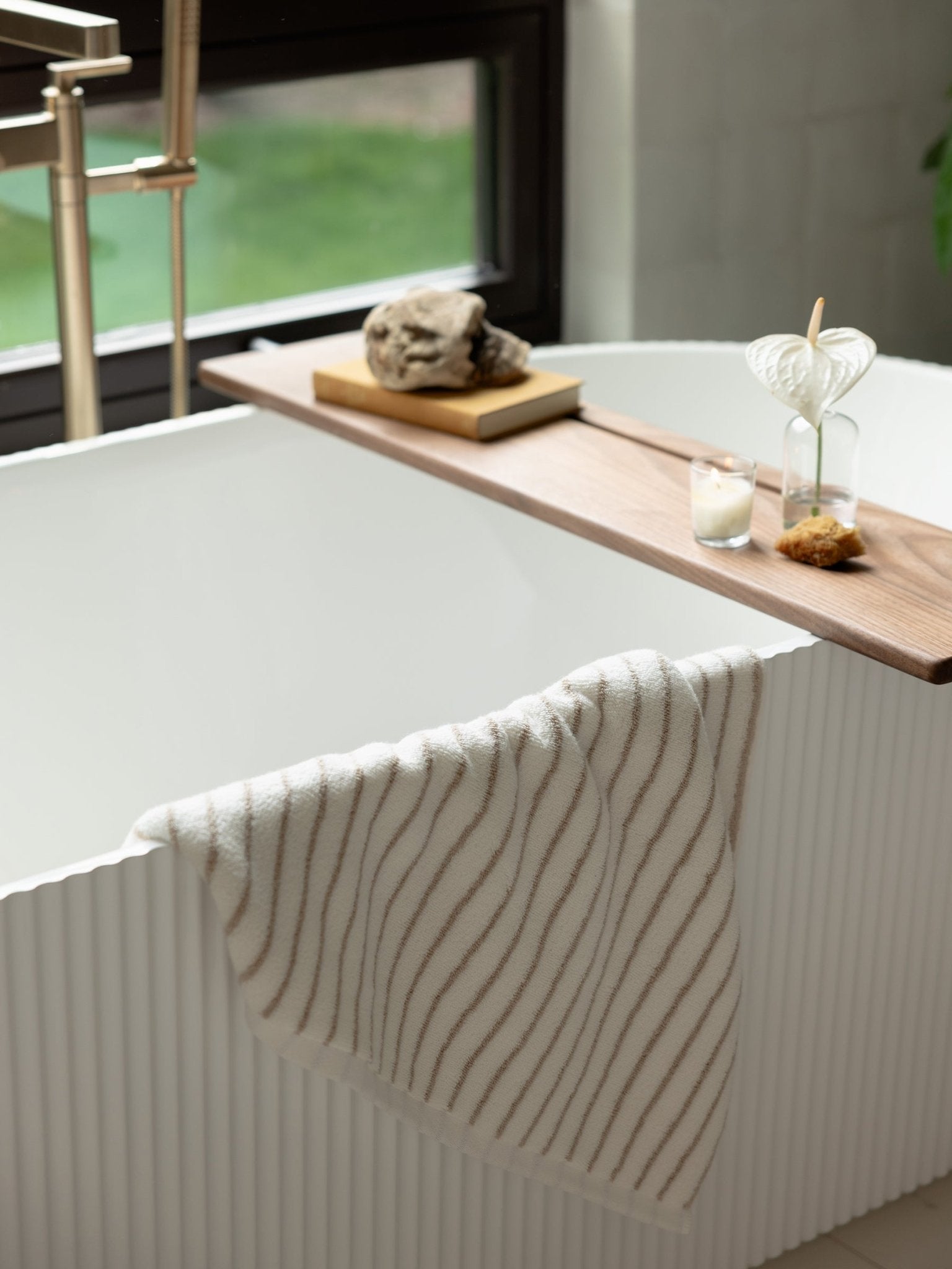 Luxe Bath Towels by Cozy Earth at Shirley Shoppe
