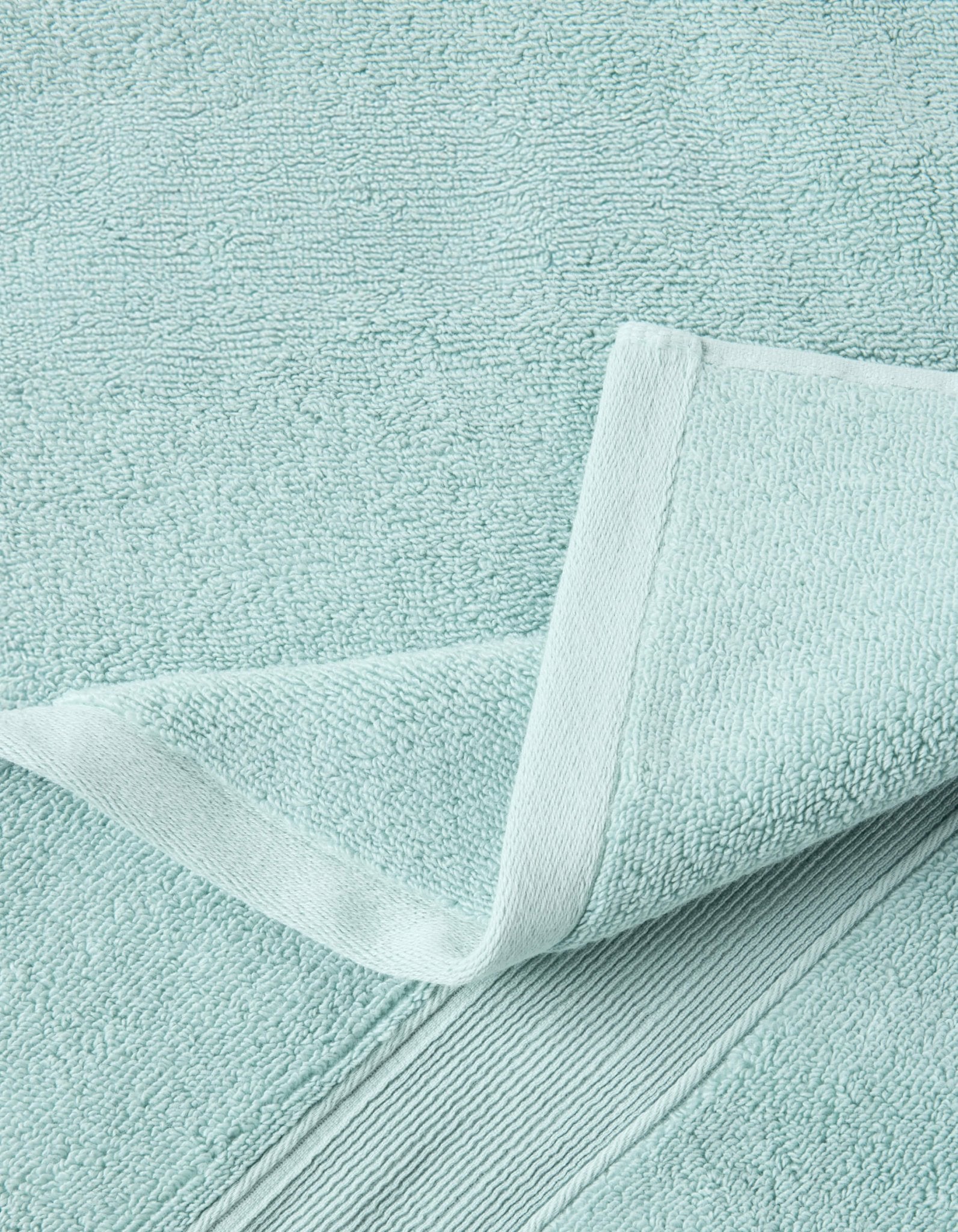 Luxe Bath Towels by Cozy Earth at Shirley Shoppe
