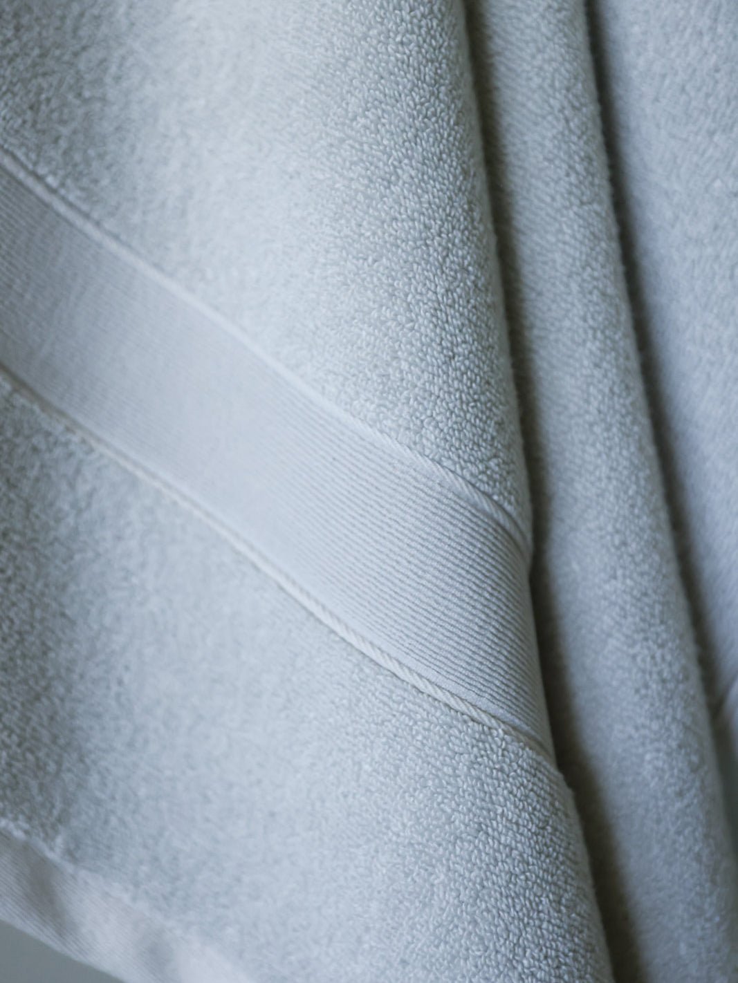 Luxe Bath Towels by Cozy Earth at Shirley Shoppe