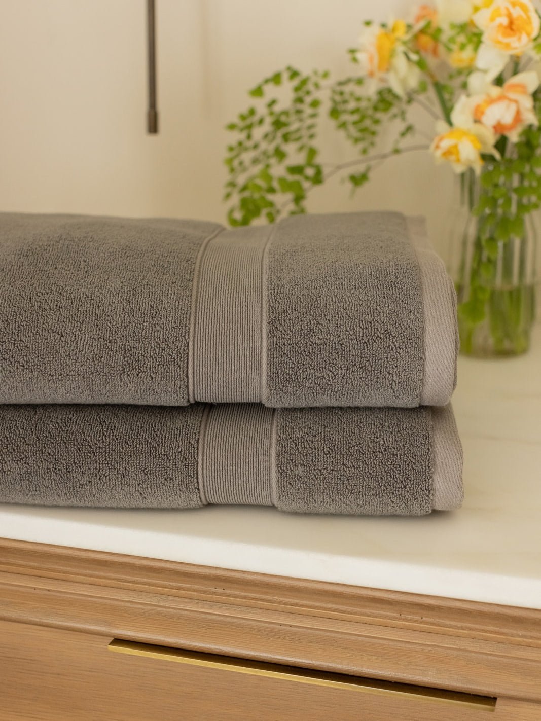 Luxe Bath Towels by Cozy Earth at Shirley Shoppe