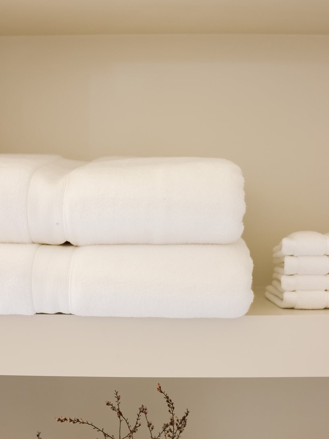 Luxe Bath Towels by Cozy Earth at Shirley Shoppe