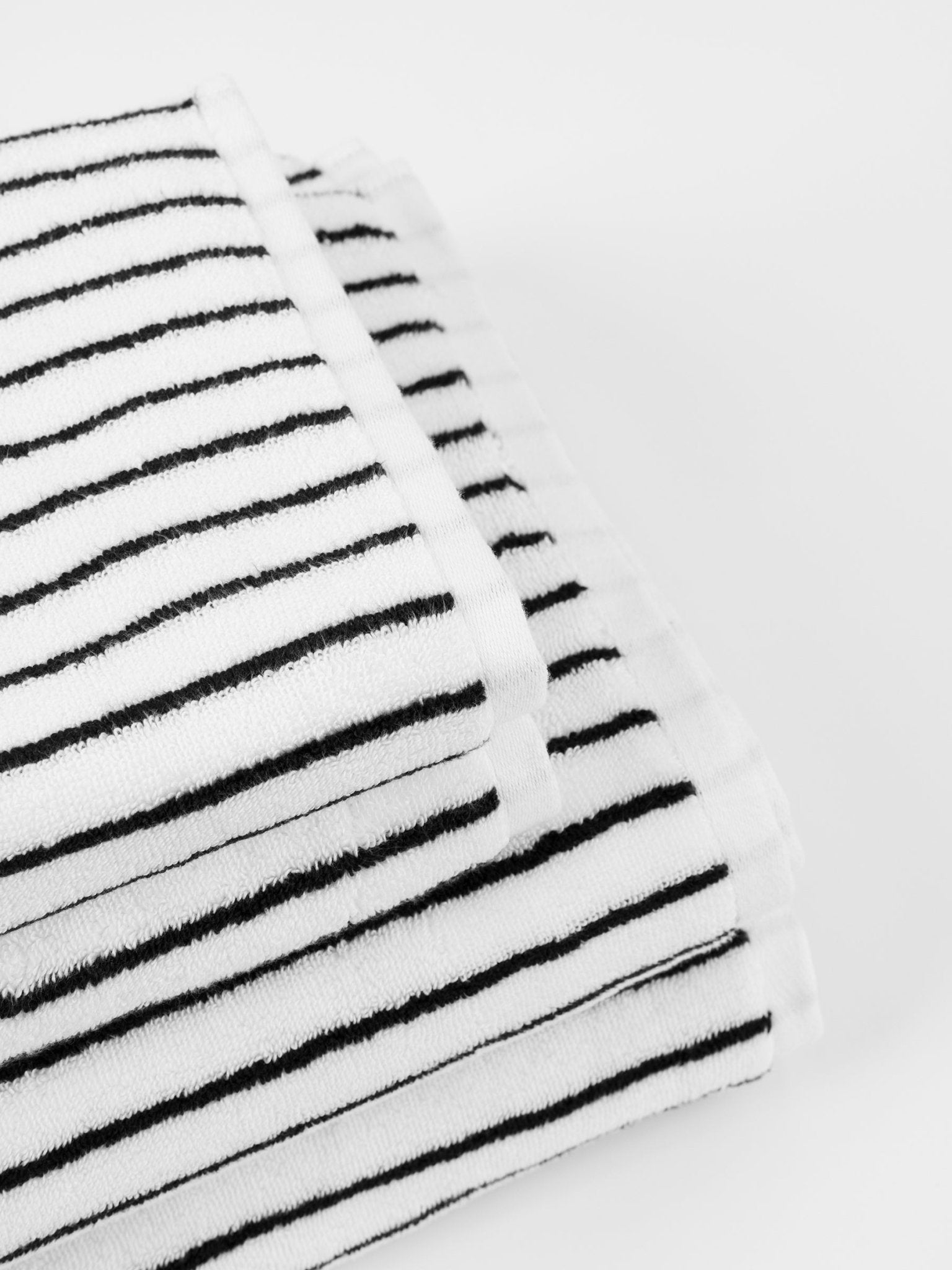 Luxe Bath Towels by Cozy Earth at Shirley Shoppe