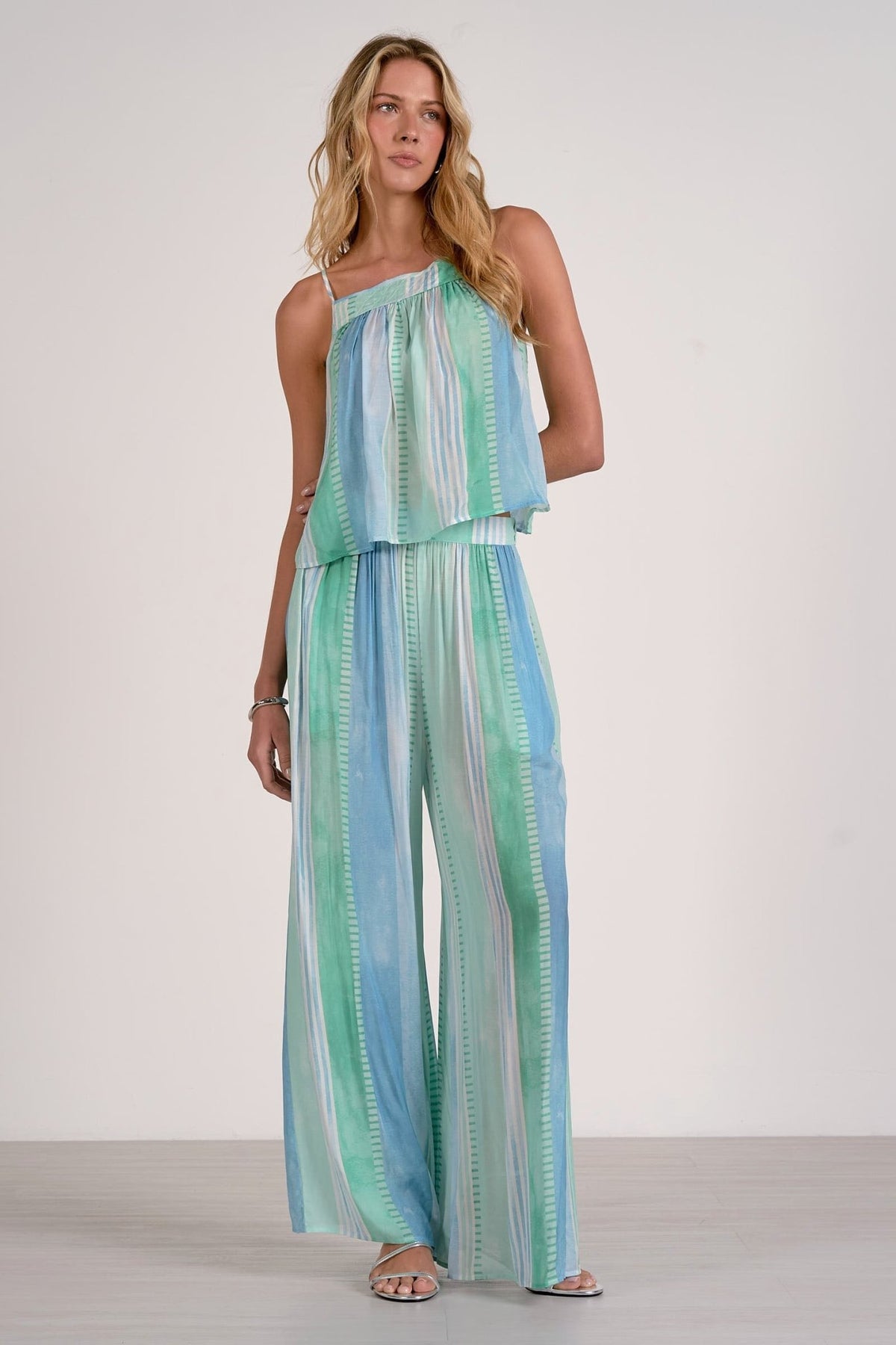 Sky Top by Shop Elan at Shirley Shoppe