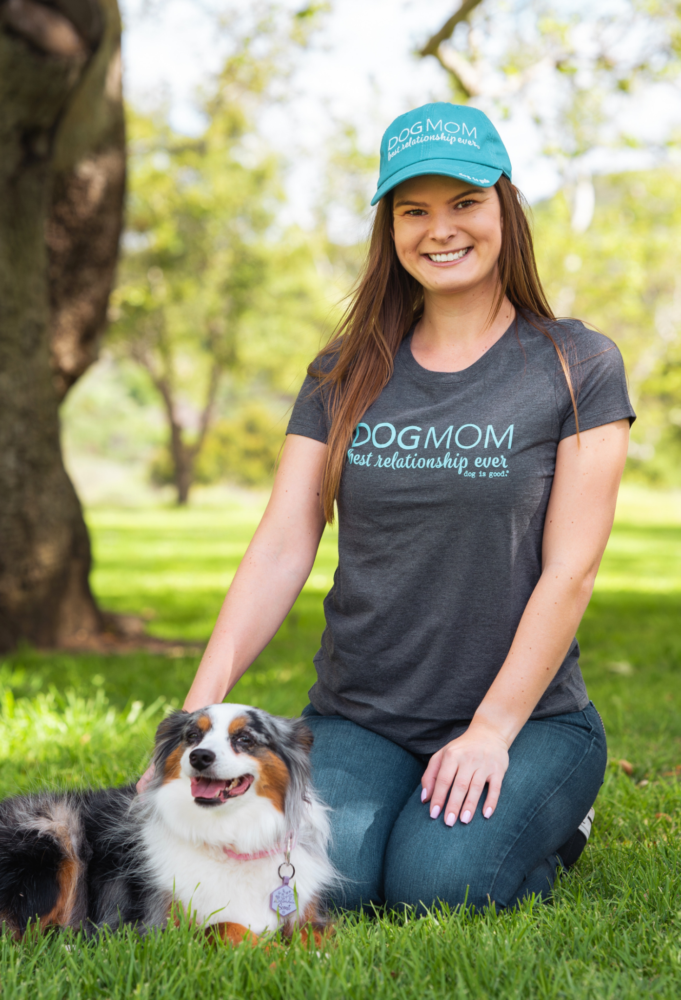 T-shirt: Dog Mom by Dog is Good at Shirley Shoppe