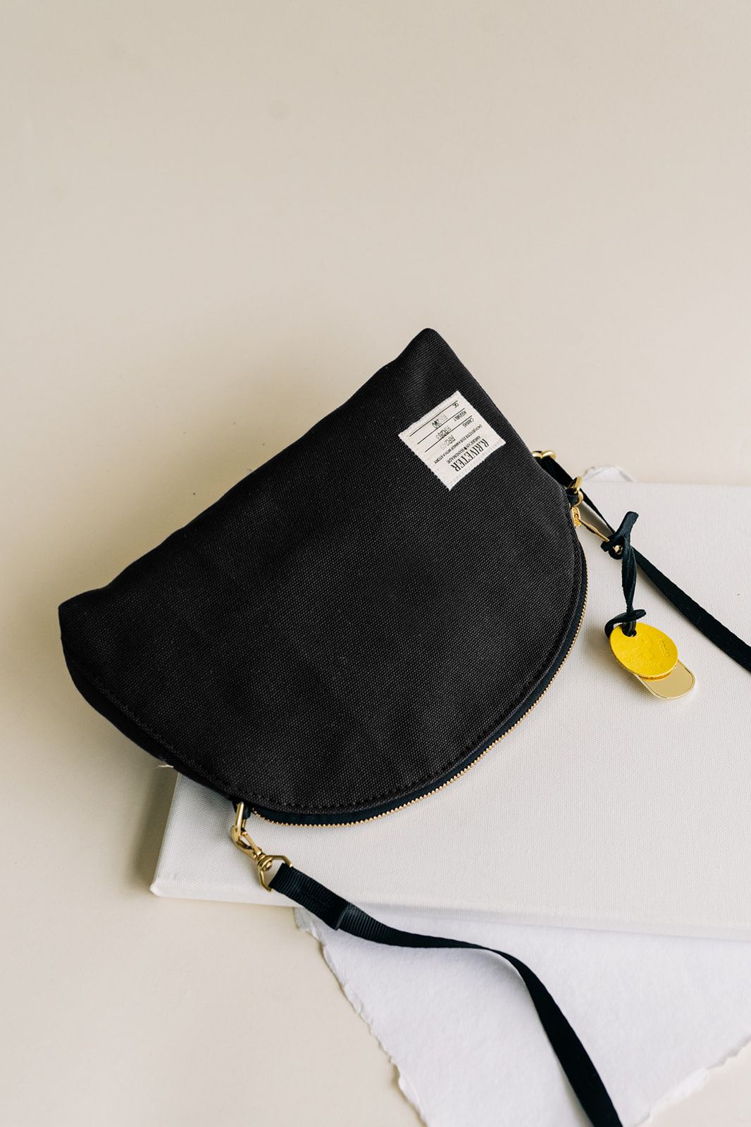 Hopper | Signature Black Canvas